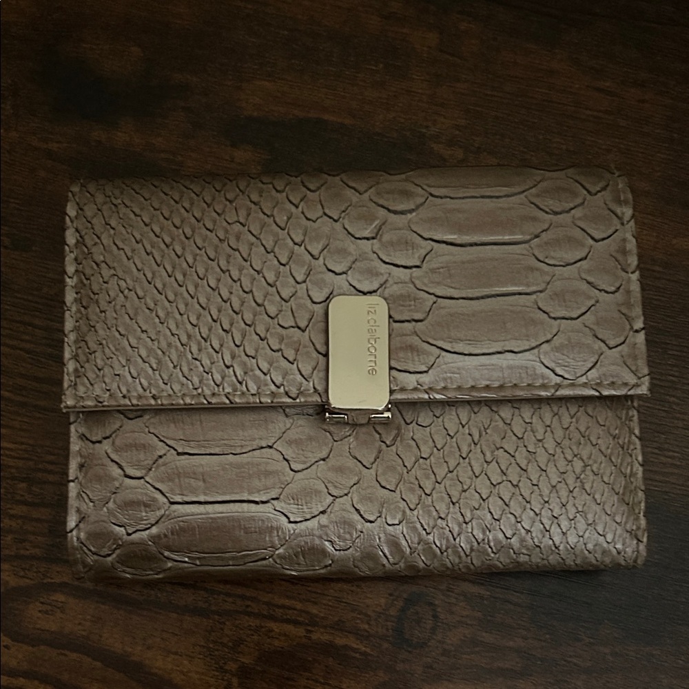Liz Claiborne Taupe Snake Print Gold Embossed Wallet New Never Used